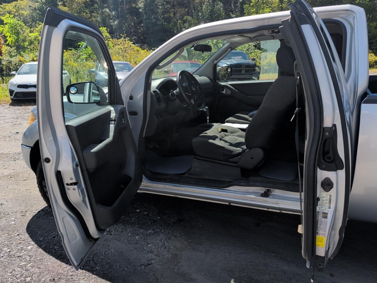 Nissan Frontier King Cab 4x4 SV V6 Auto 2011