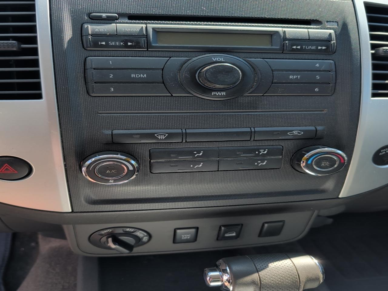 Nissan Frontier King Cab 4x4 SV V6 Auto 2011