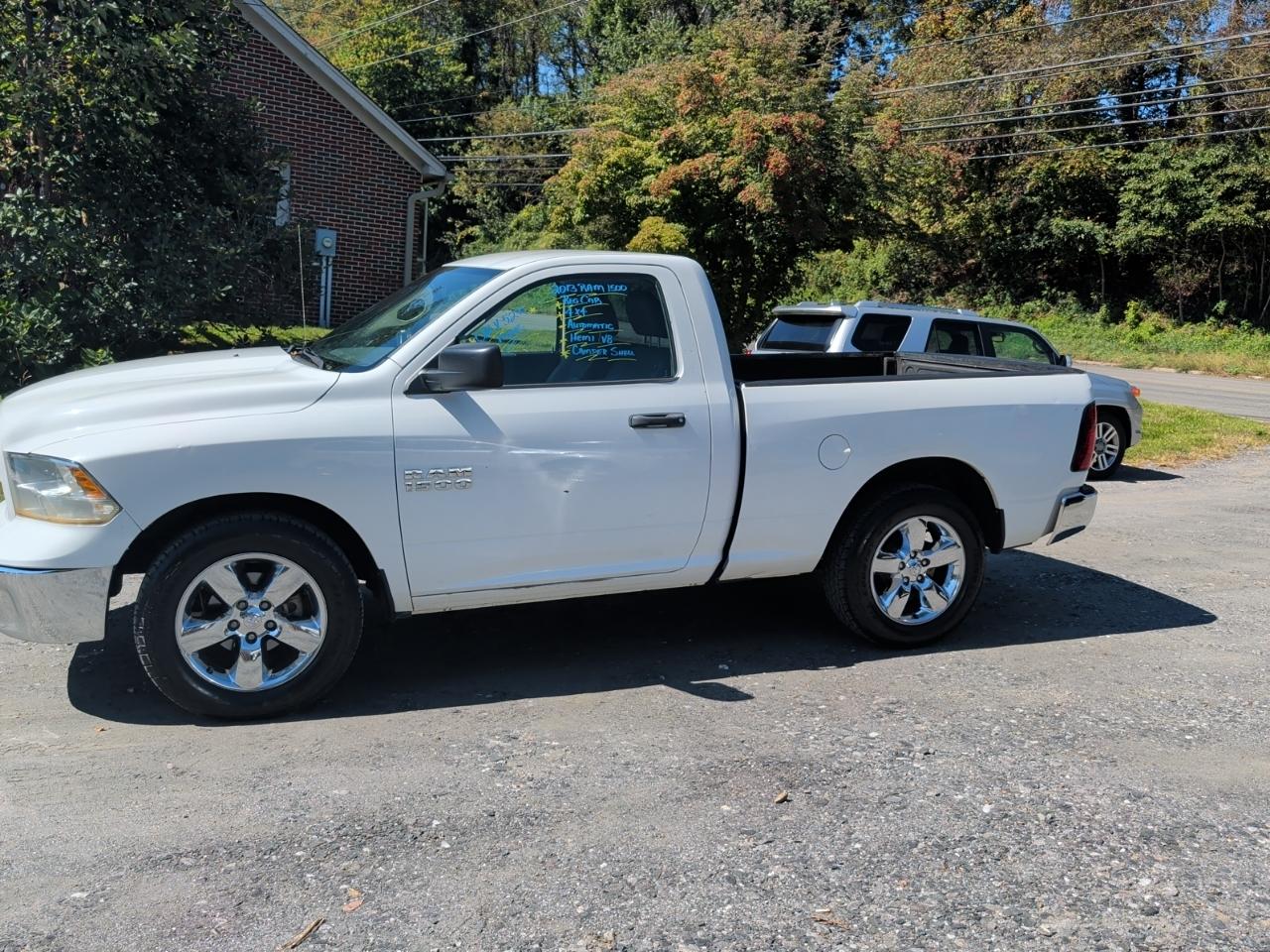 RAM 1500 4WD Crew Cab 140.5" Big Horn 2013