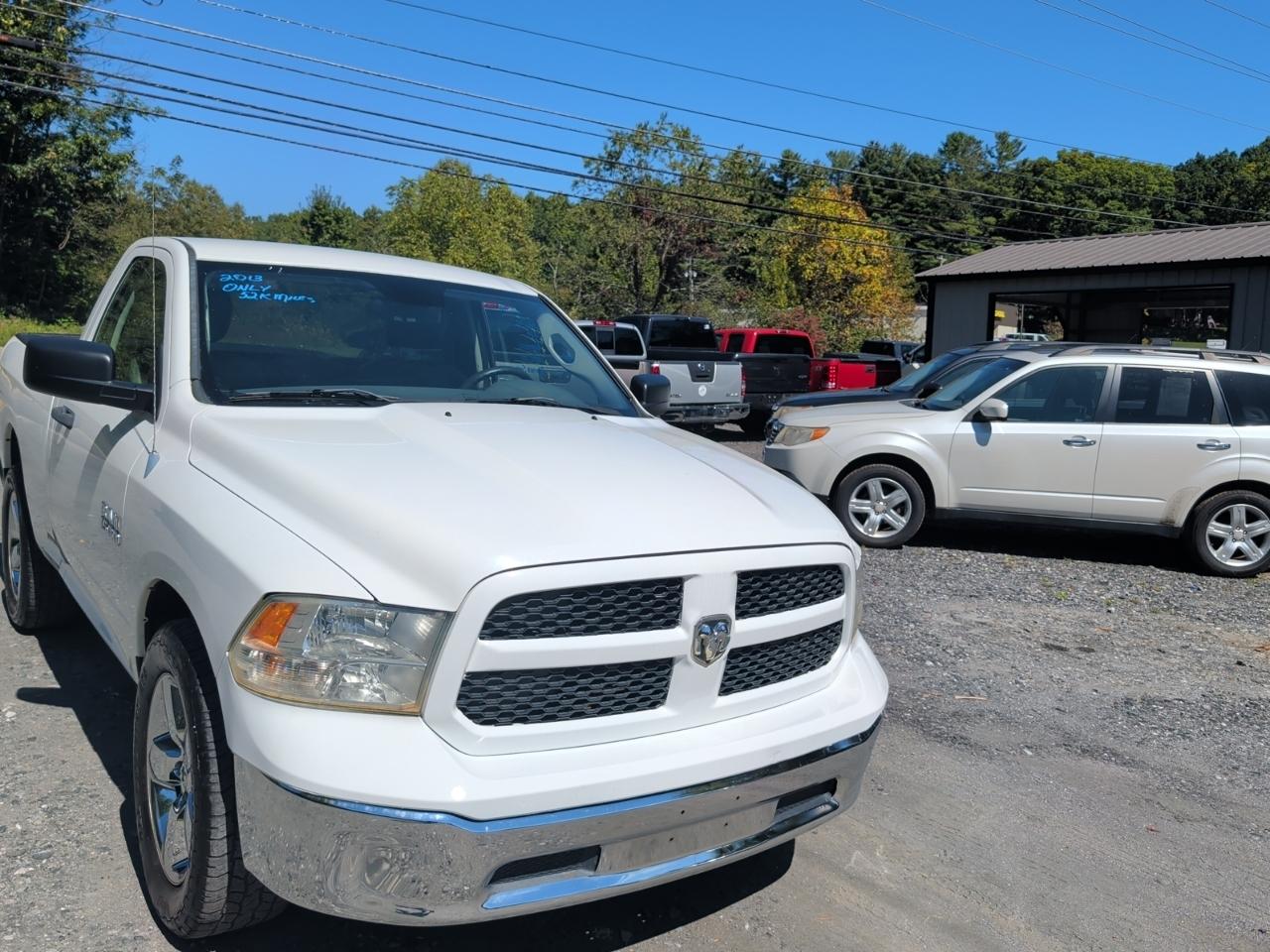 RAM 1500 4WD Crew Cab 140.5" Big Horn 2013