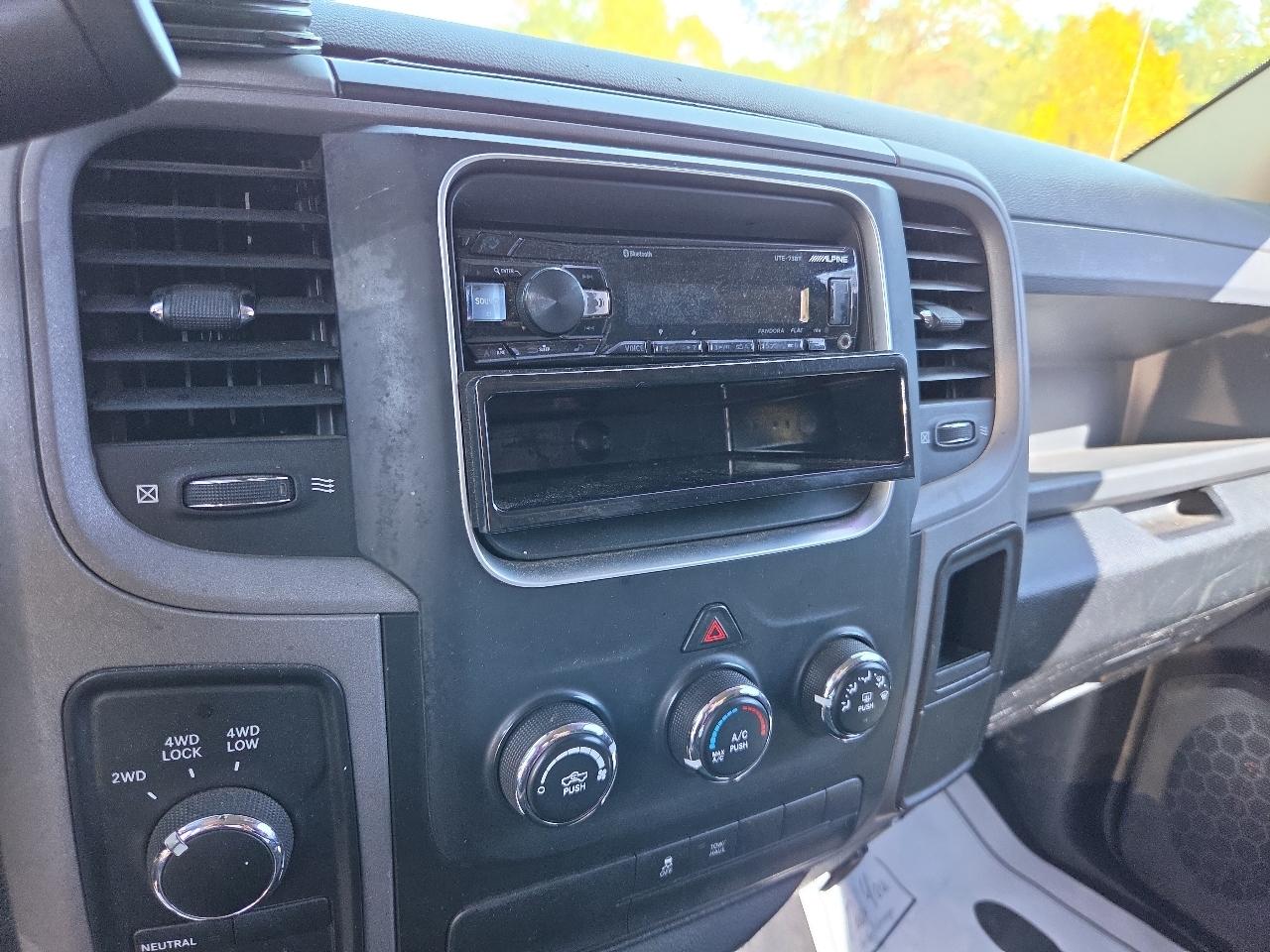 RAM 1500 4WD Reg Cab 120.5" Outdoorsman 2014
