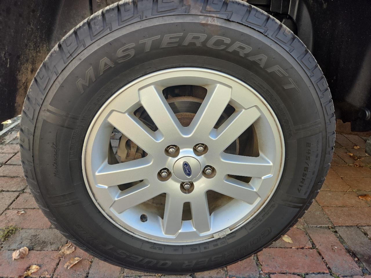 Ford Explorer Sport Trac XLT 4.0L 4WD 2010