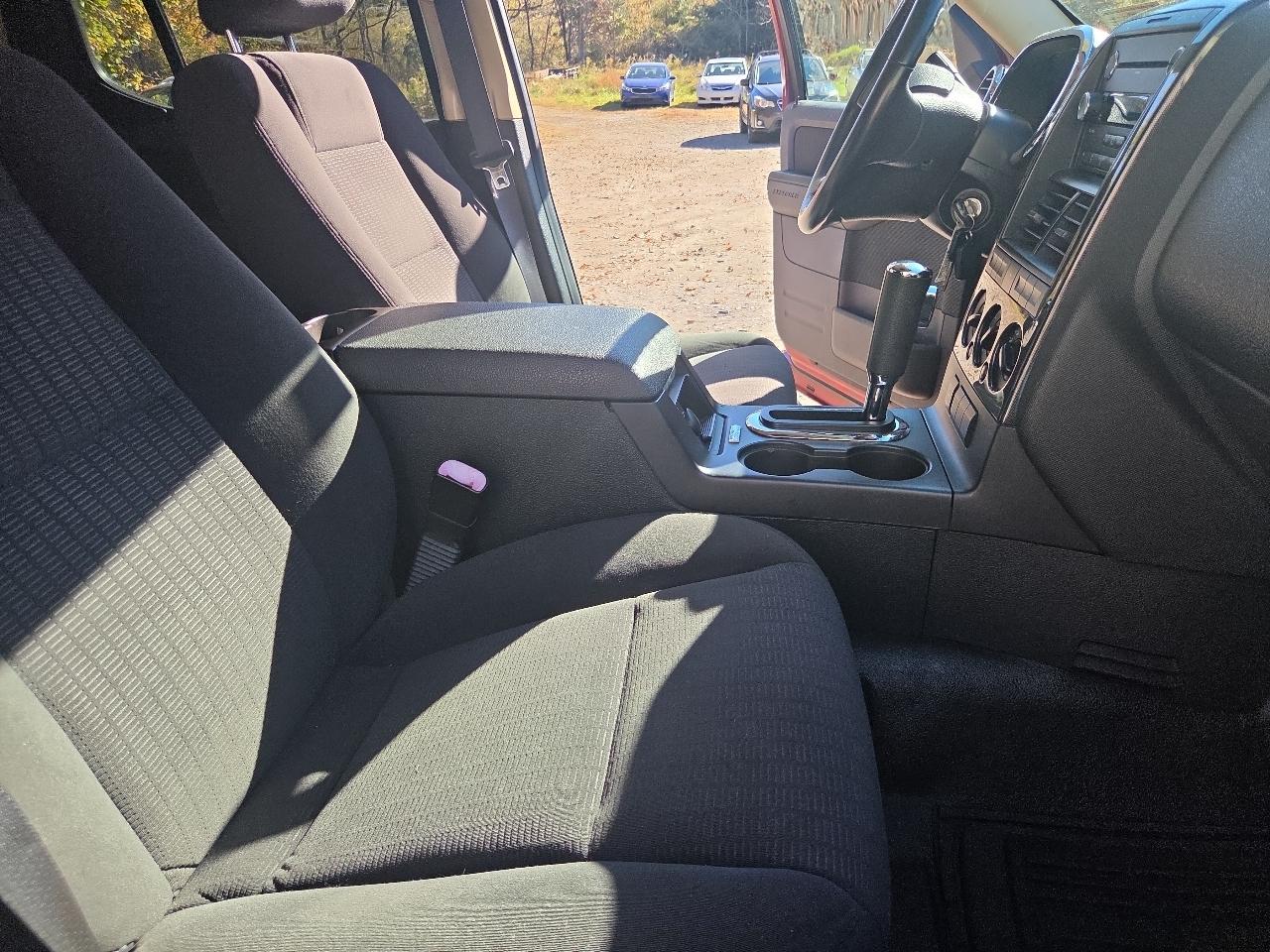 Ford Explorer Sport Trac XLT 4.0L 4WD 2010