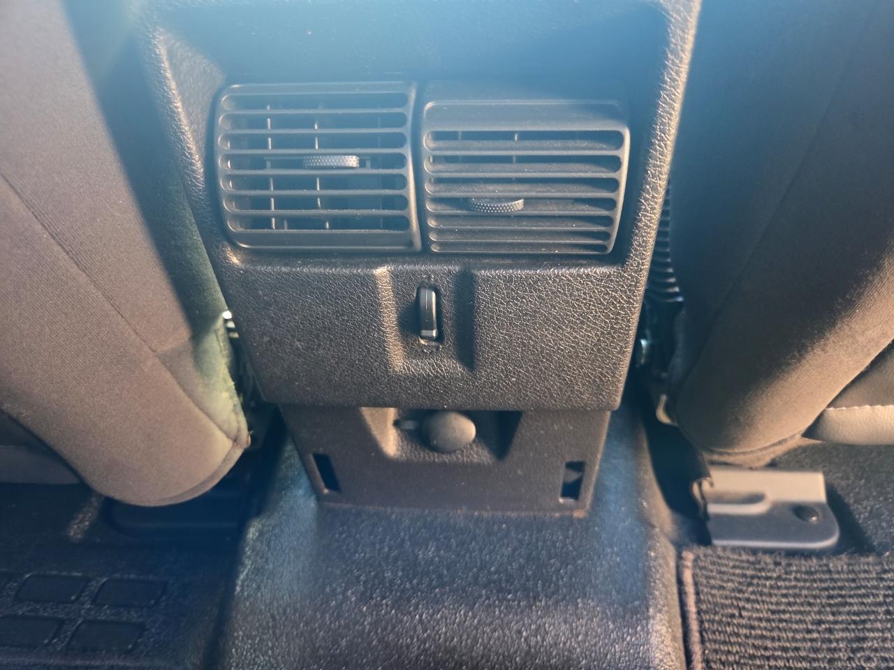 Ford Explorer Sport Trac XLT 4.0L 4WD 2010