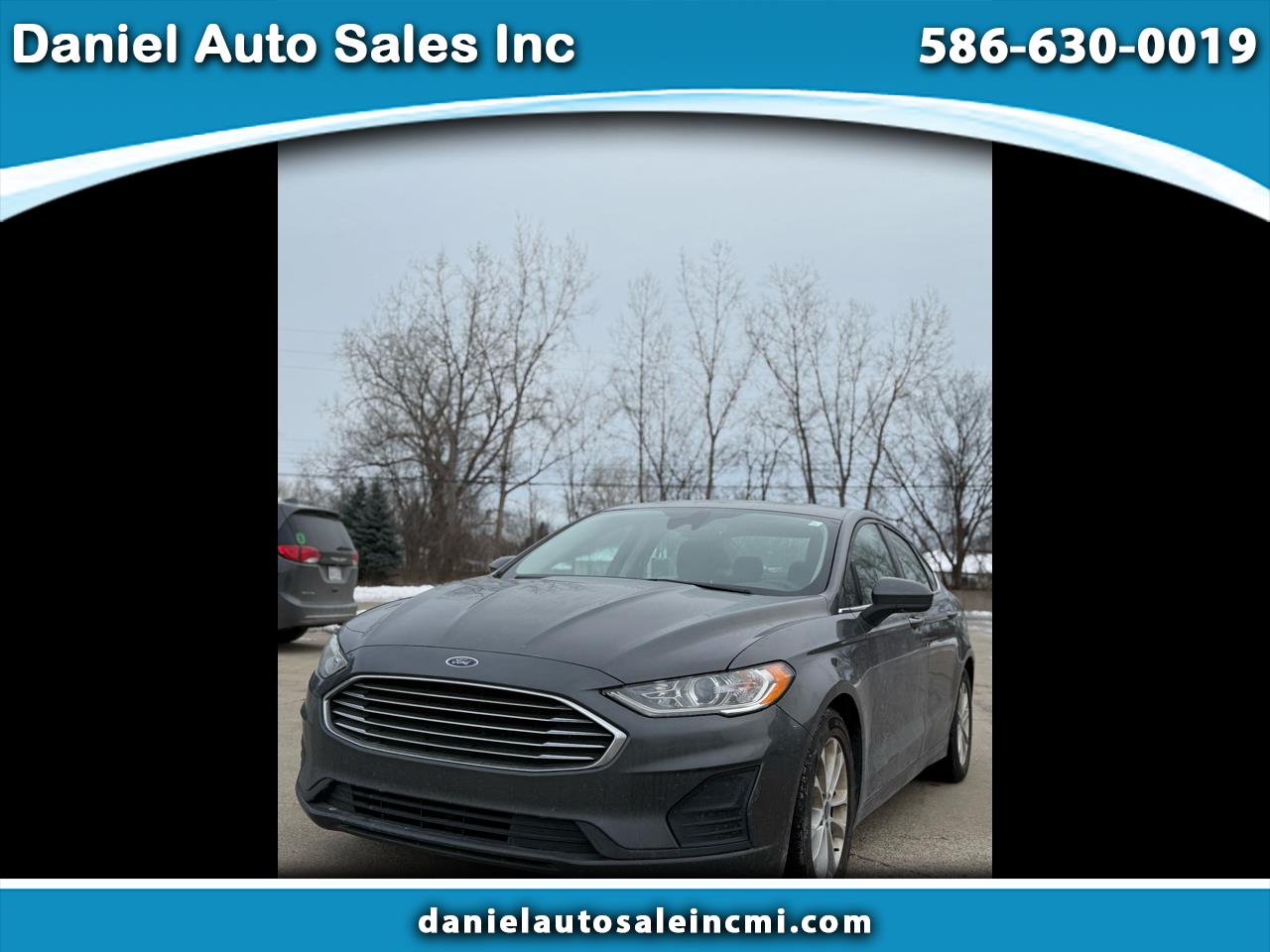 2020 Ford Fusion SE's photo