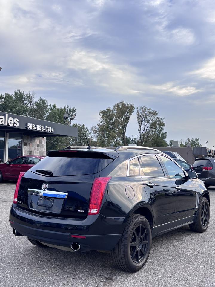 Cadillac SRX photo 4