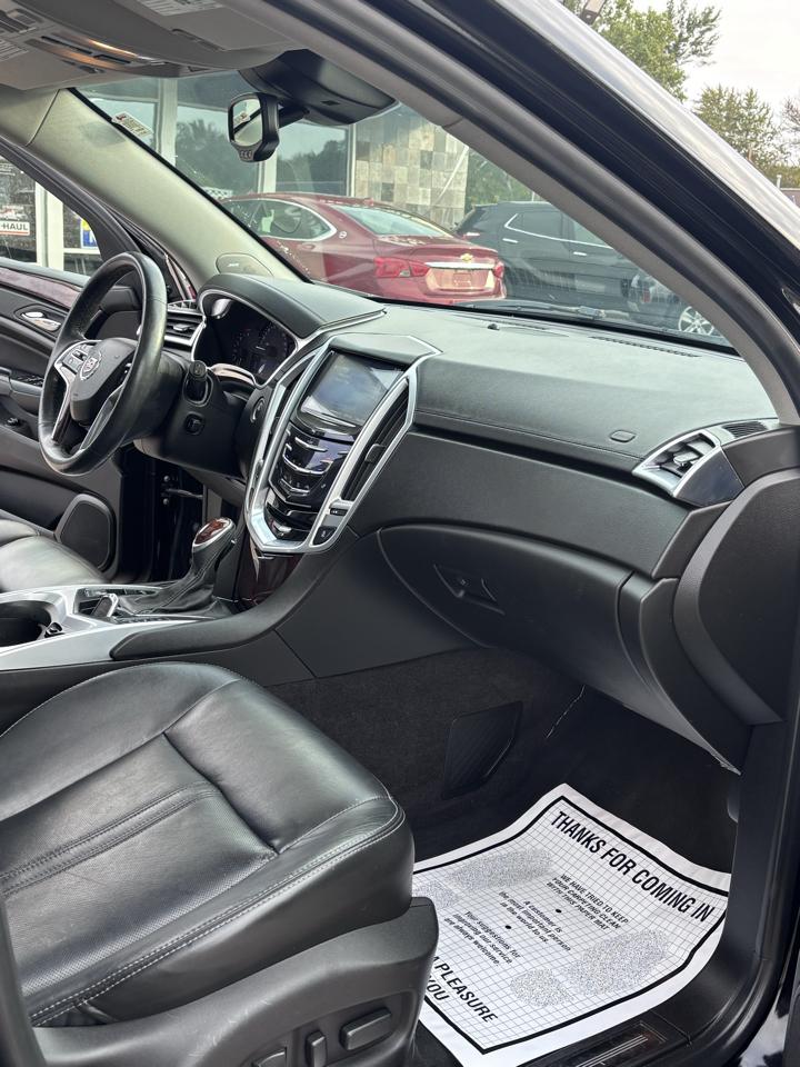 Cadillac SRX photo 7