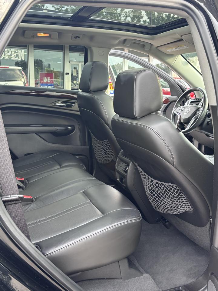Cadillac SRX photo 8
