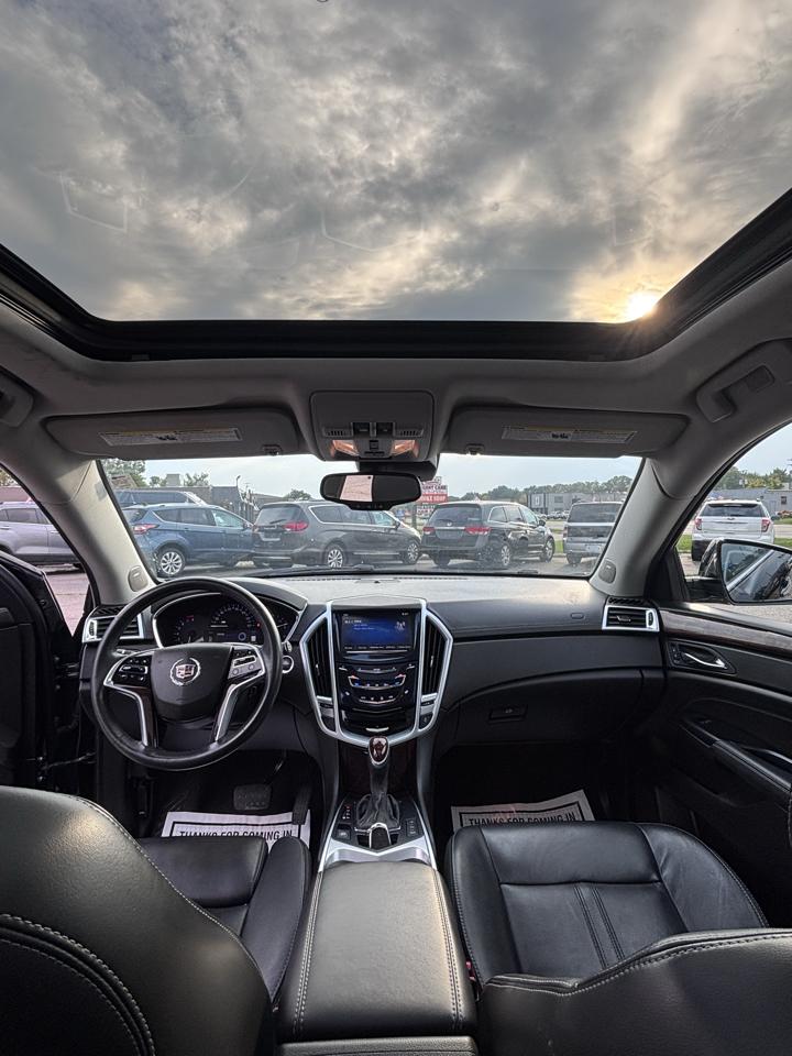 Cadillac SRX photo 9