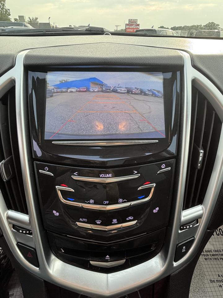 Cadillac SRX photo 11