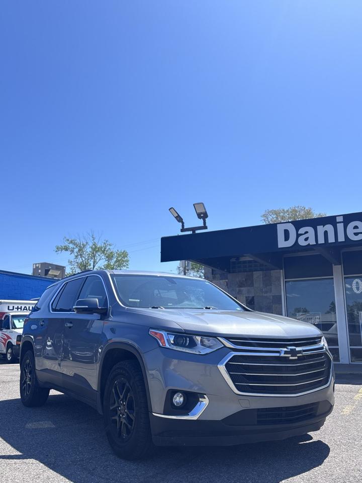 Chevrolet Traverse photo 2