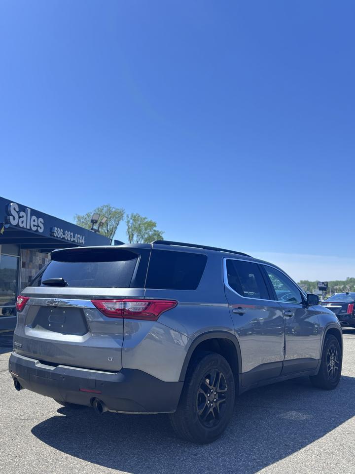 Chevrolet Traverse photo 3