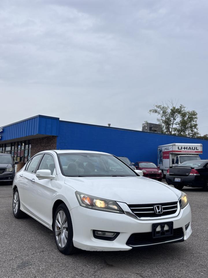 Honda Accord photo 2
