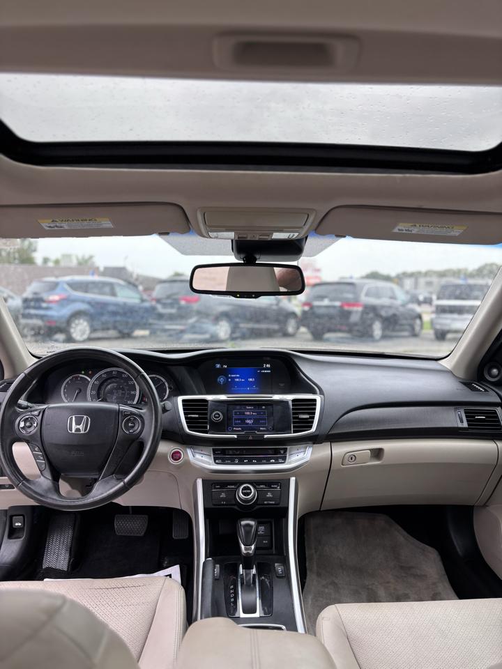 Honda Accord photo 9