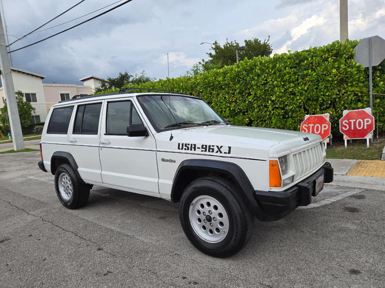 1996 Jeep Cherokee Sport 4-Door 2WD
