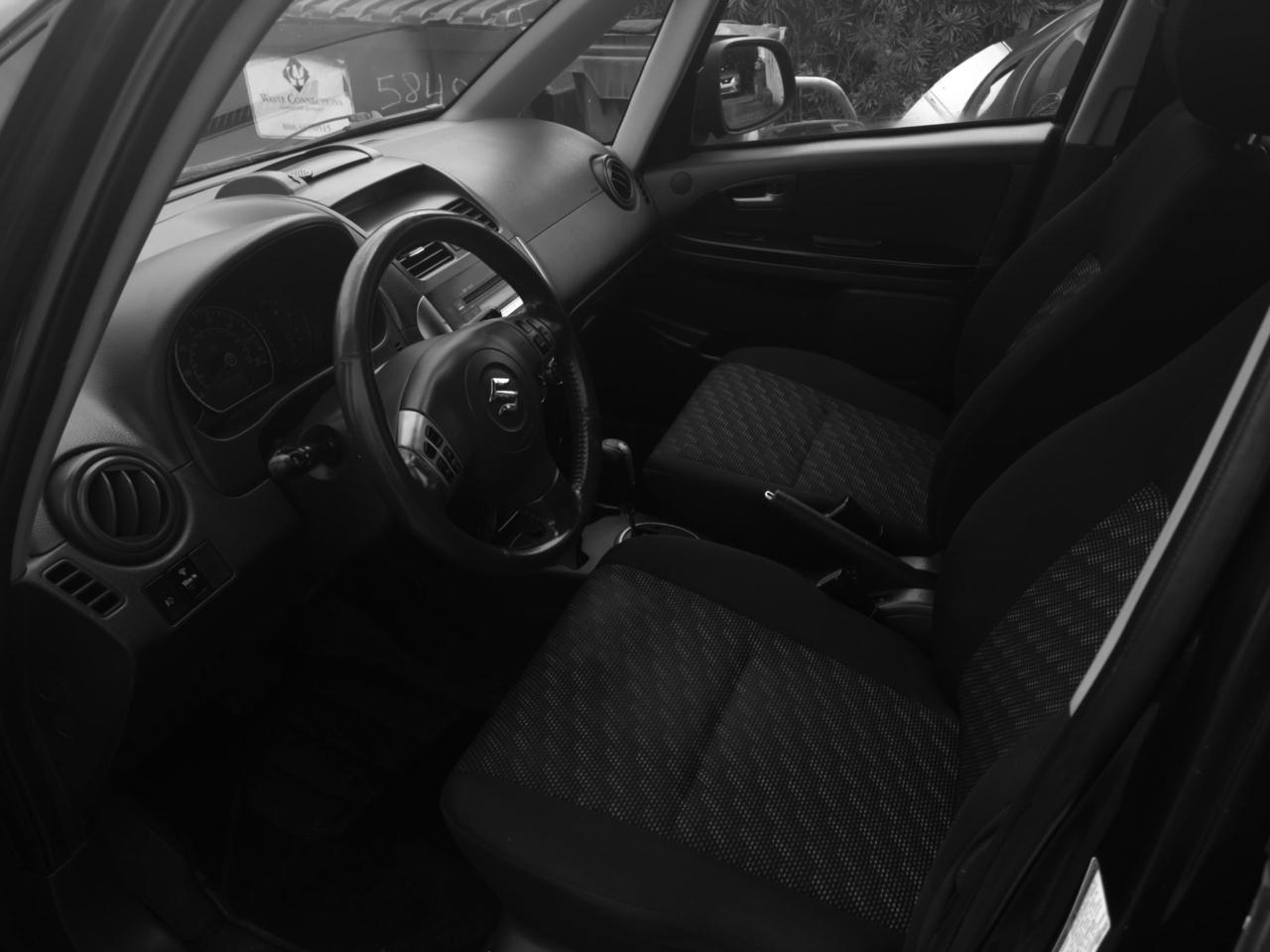 View vehicle photo 4