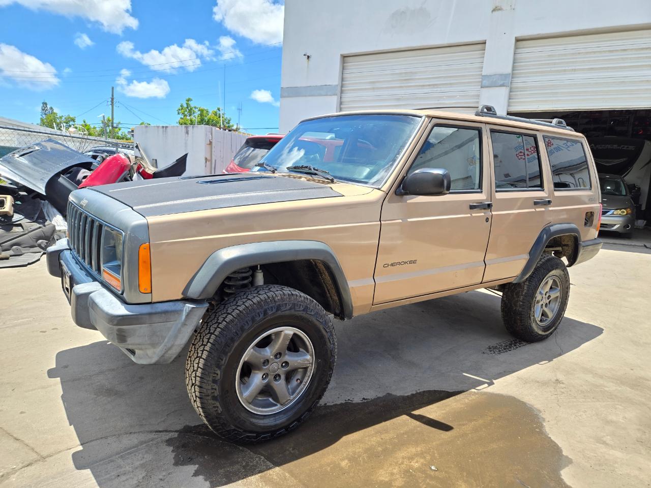 1999 Jeep Cherokee SE 4-Door 4WD