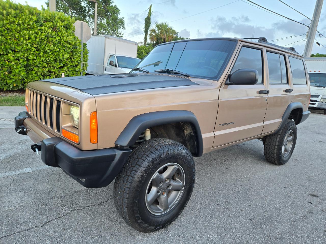 1999 Jeep Cherokee SE 4-Door 4WD