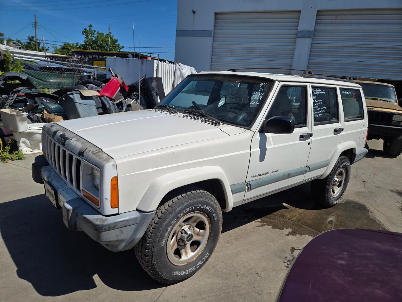 1999 Jeep Cherokee Sport 4-Door 4WD