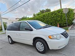 2005 Chrysler Town & Country 