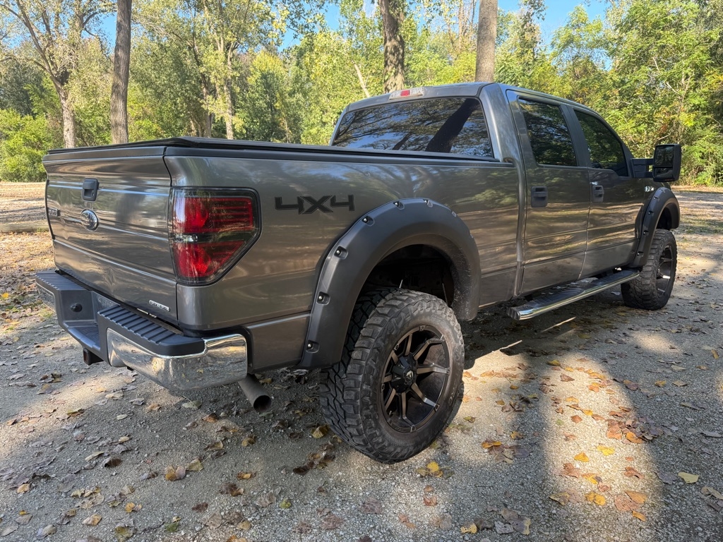 2011 Ford F-150 XLT photo 2