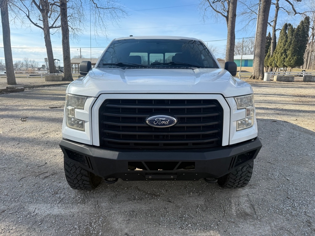 Ford F-150 XLT SuperCrew Short Bed 4WD 2015