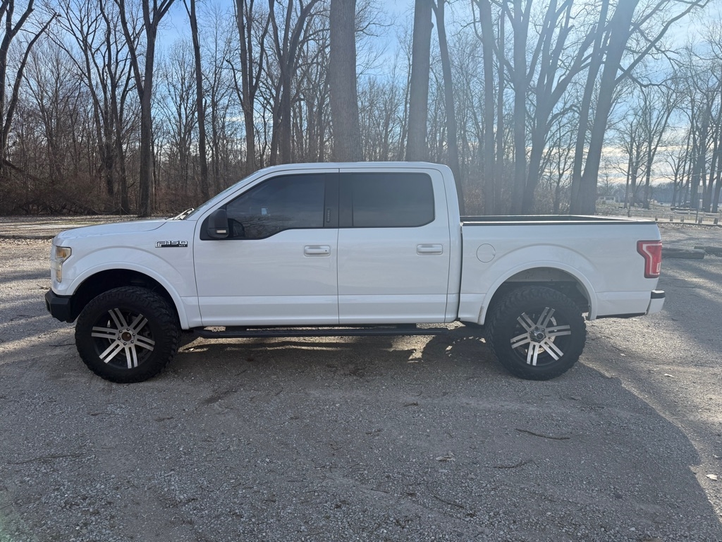 Ford F-150 XLT SuperCrew Short Bed 4WD 2015