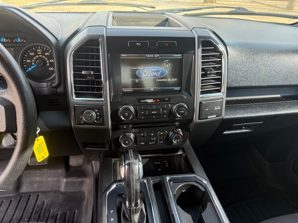 Ford F-150 XLT SuperCrew Short Bed 4WD 2015