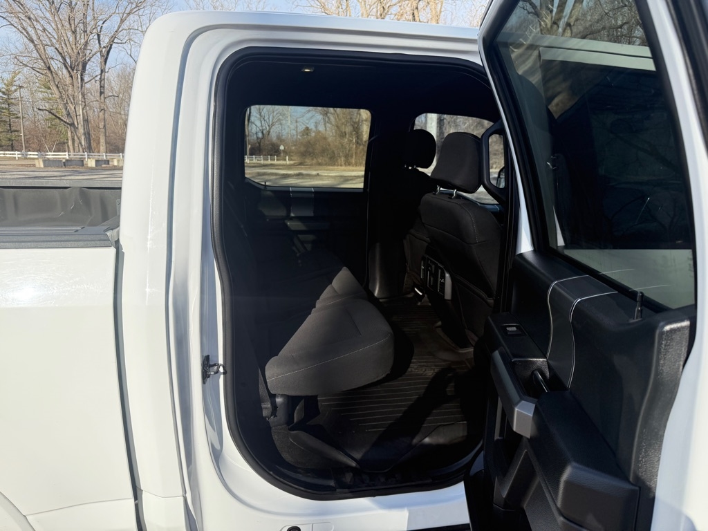 Ford F-150 XLT SuperCrew Short Bed 4WD 2015