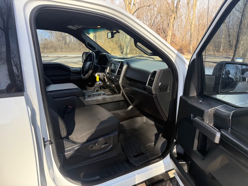 Ford F-150 XLT SuperCrew Short Bed 4WD 2015