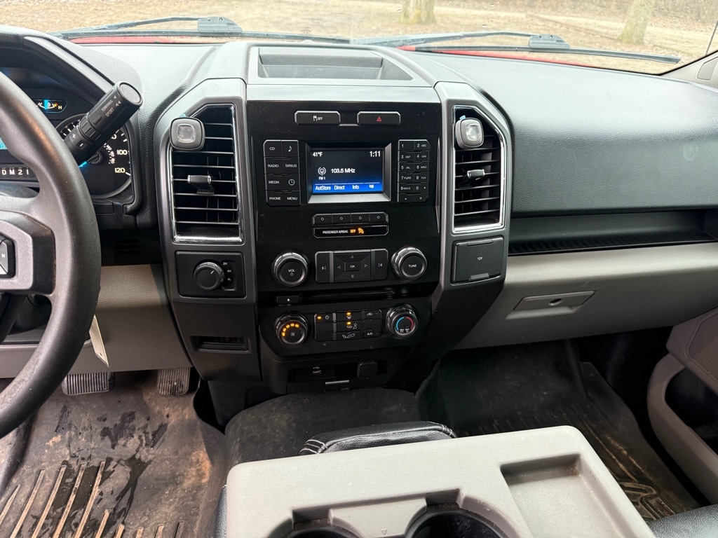 Ford F-150 XL SuperCrew 5.5-ft. Bed 4WD 2016