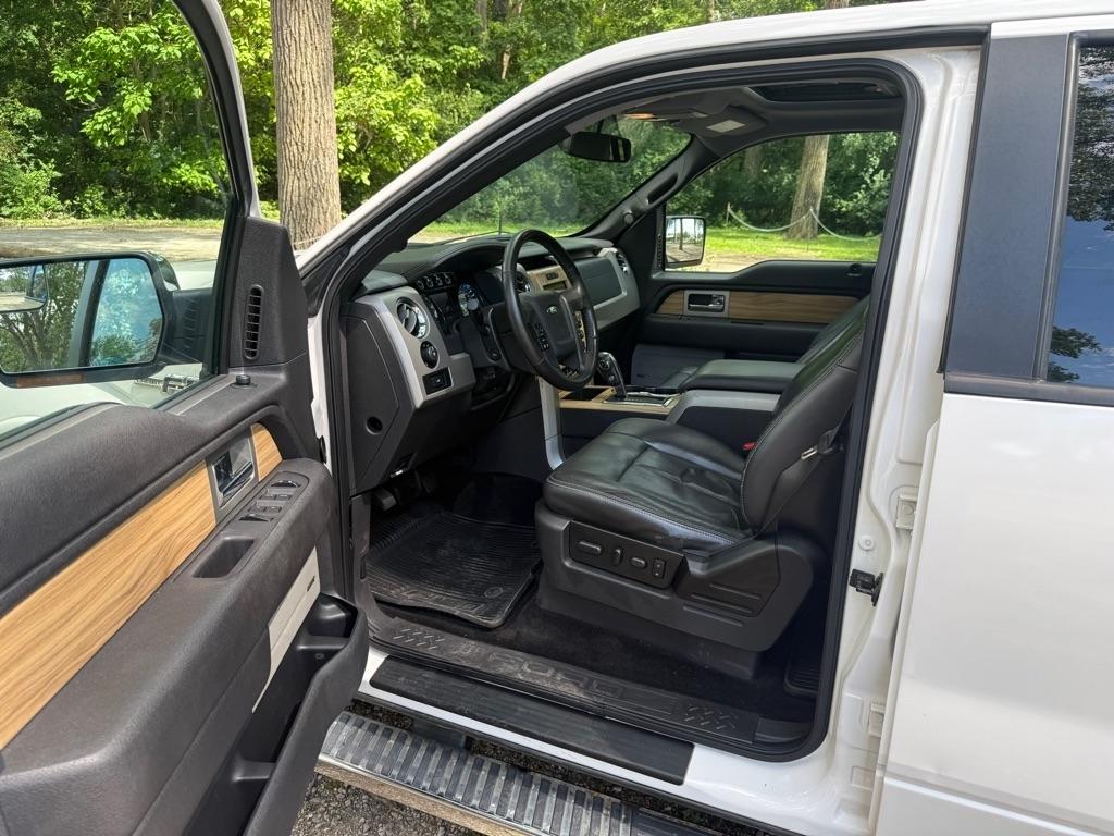 Ford F-150 Lariat SuperCrew 5.5-ft. Bed 4WD 2011