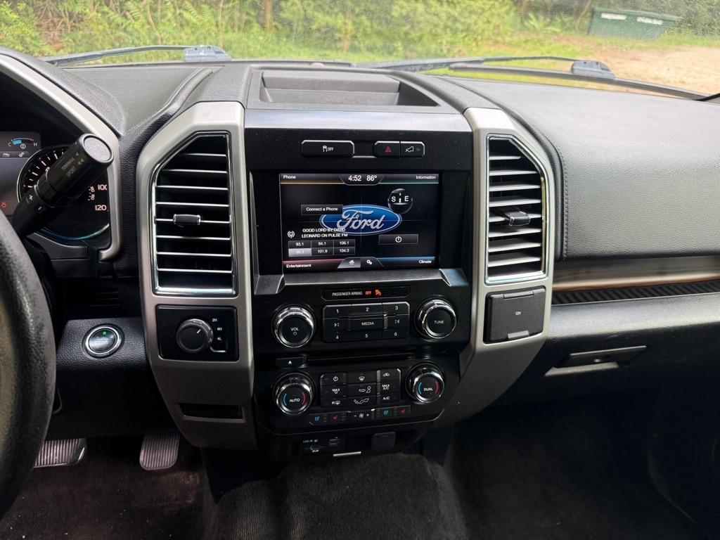 Ford F-150 Lariat SuperCrew 5.5-ft. Bed 4WD 2015