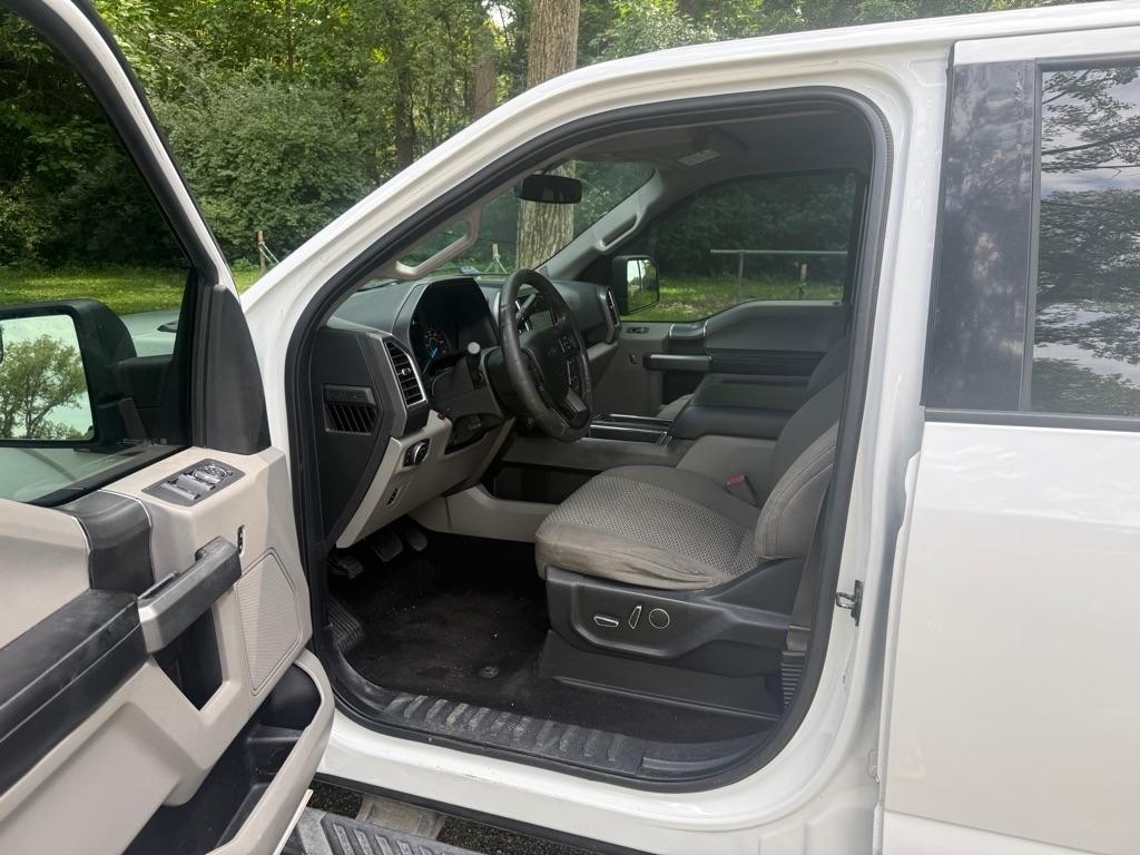 Ford F-150 XL SuperCrew 5.5-ft. Bed 4WD 2016
