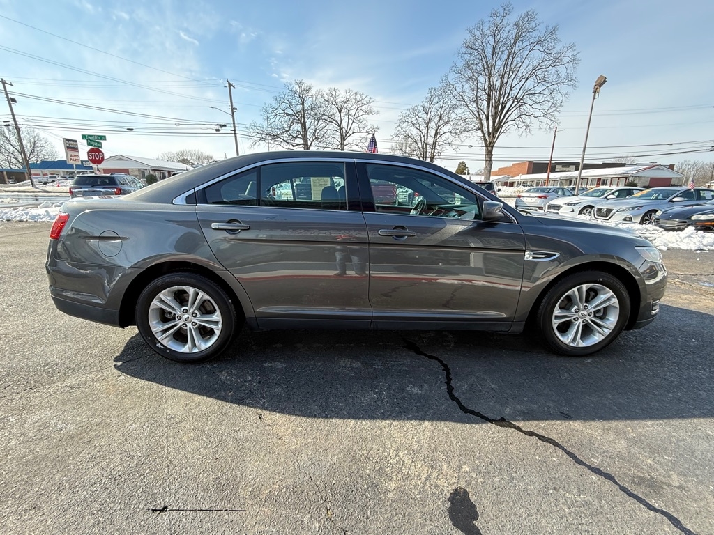 Ford Taurus  2015
