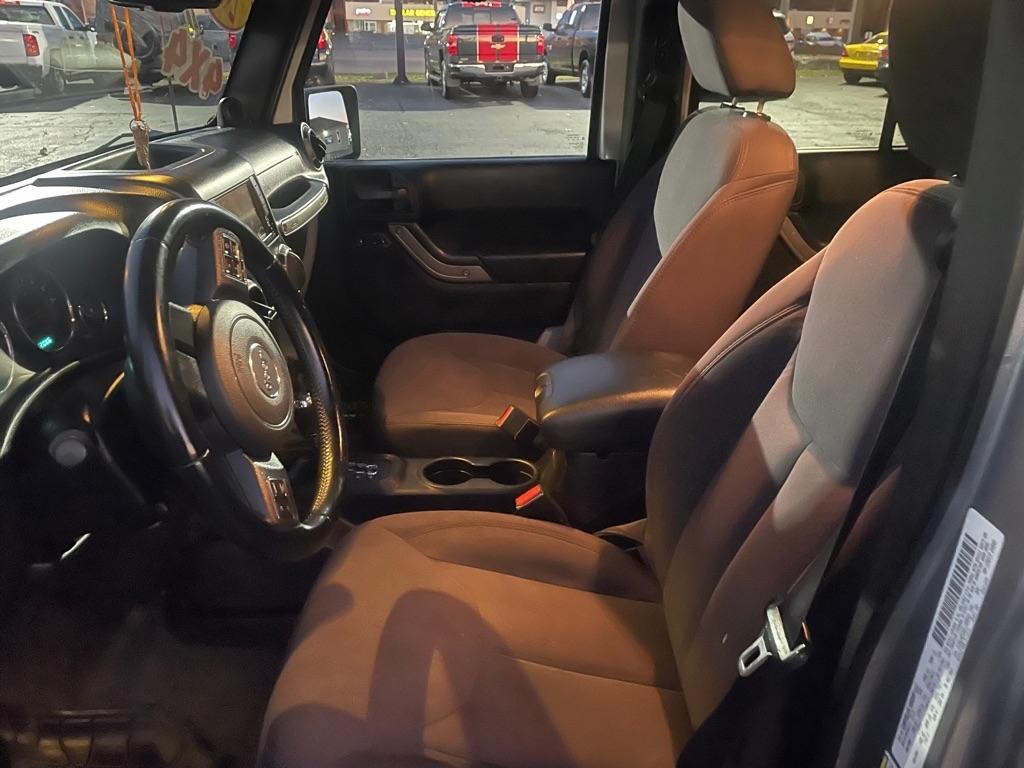 Jeep Wrangler Unlimited Sport 4WD 2014