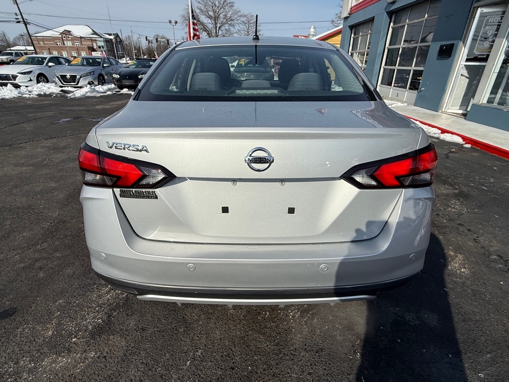 Nissan Versa S CVT 2020