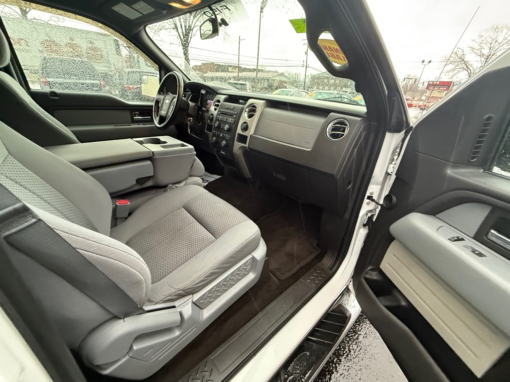 Ford F-150 XL SuperCrew 5.5-ft. Bed 4WD 2012