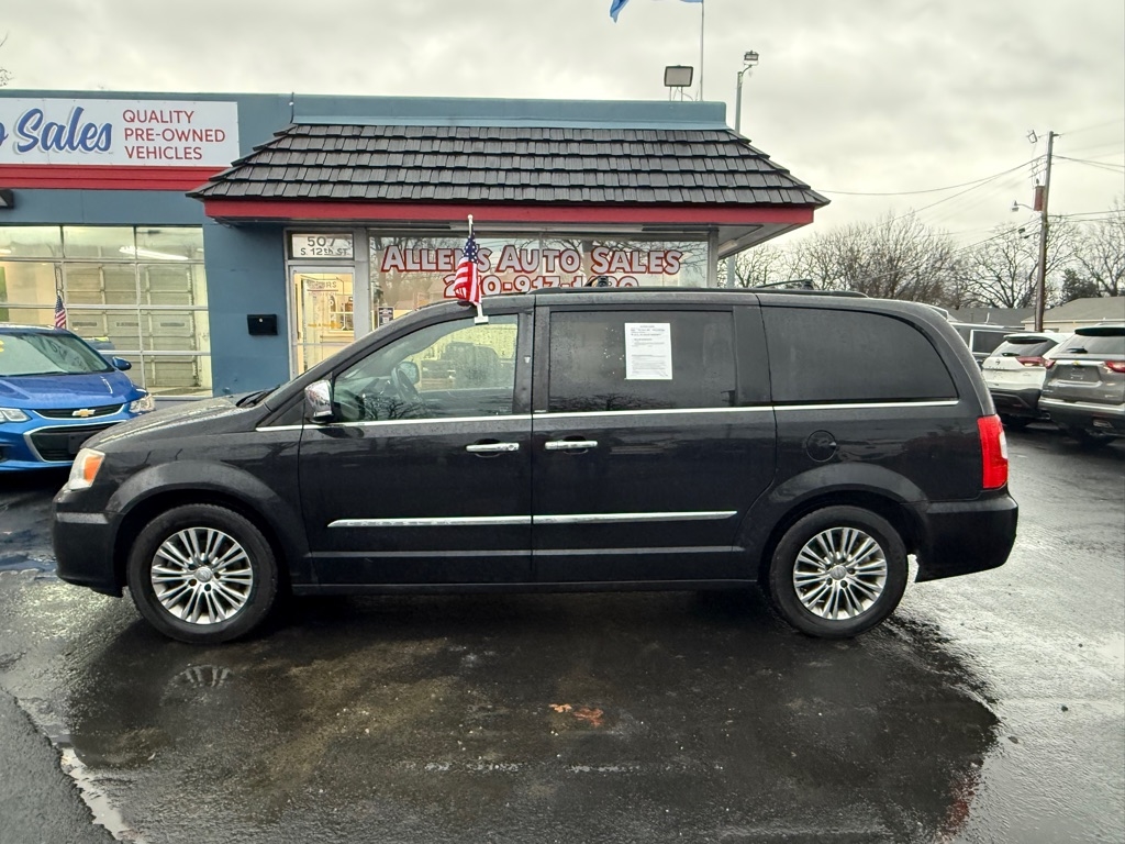 2013 Chrysler Town & Country Touring-L