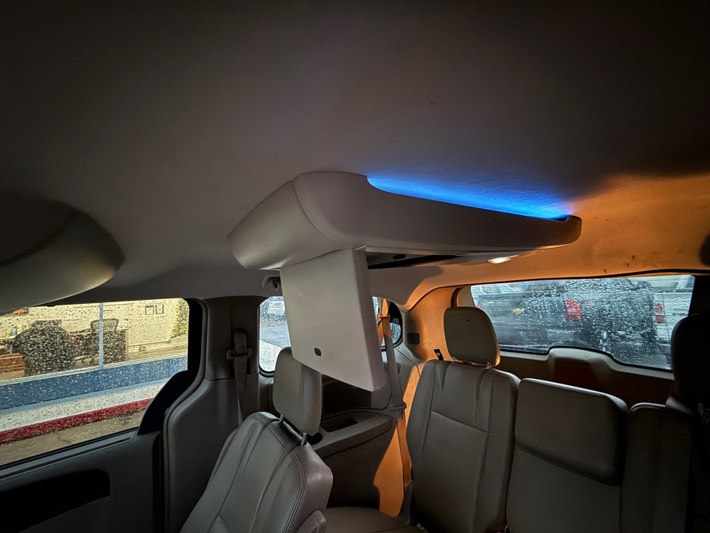 Chrysler Town & Country Touring-L 2013