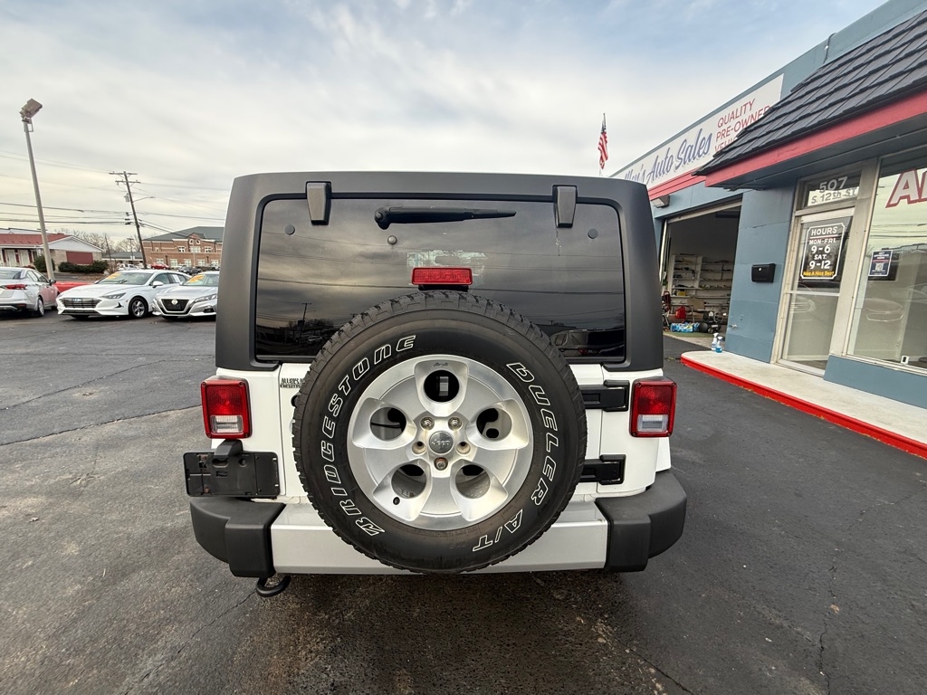 Jeep Wrangler Unlimited Sahara 4WD 2013