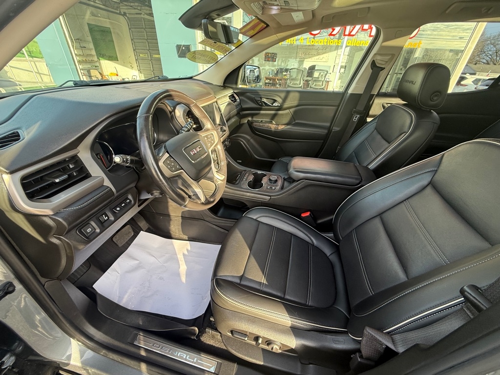 GMC Acadia Denali AWD 2021