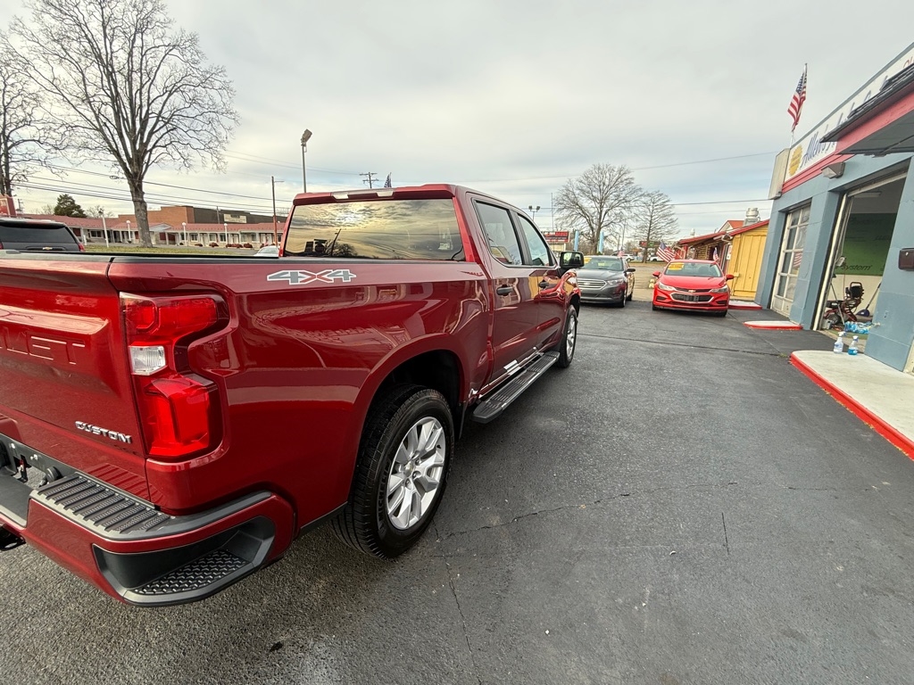 Chevrolet Silverado 1500 Custom Crew Cab Long Box 4WD 2020