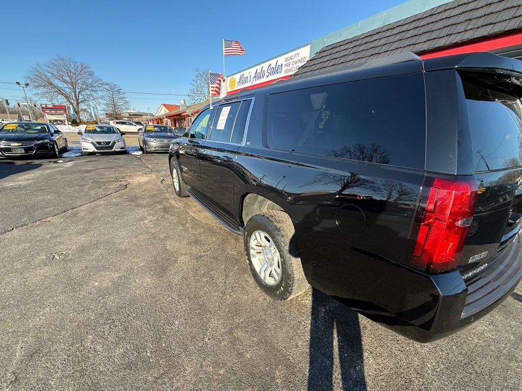 Chevrolet Suburban LT 4WD 2017