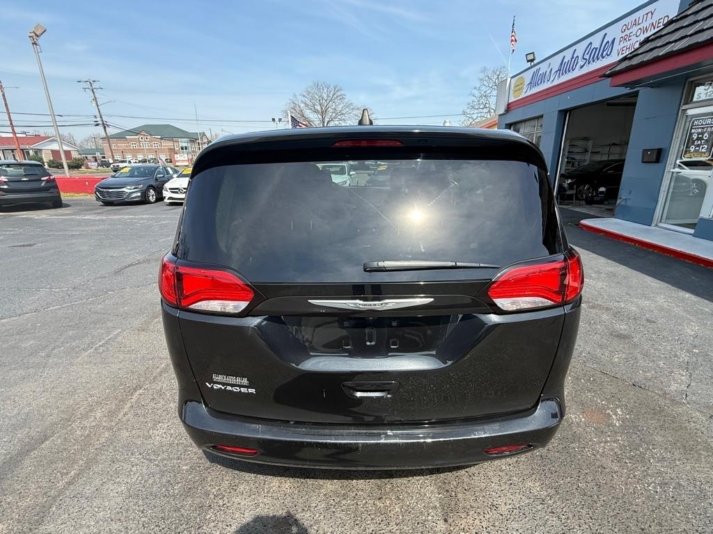 Chrysler Voyager LX 2021