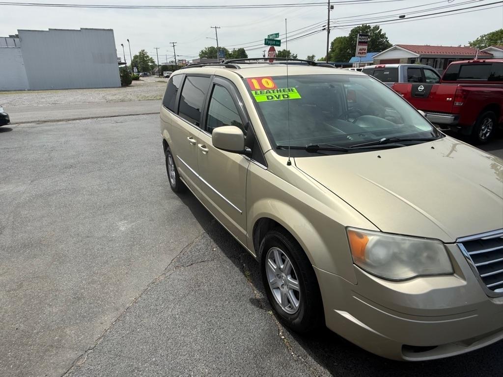 Chrysler Town & Country Touring Plus 2010