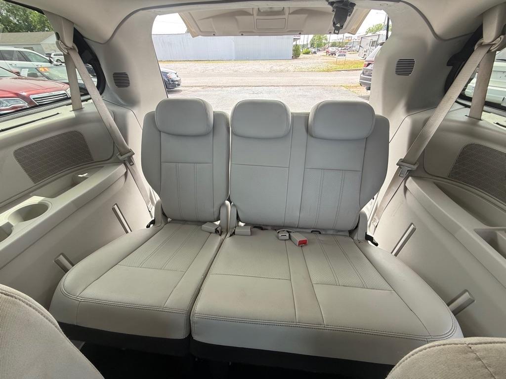 Chrysler Town & Country Touring Plus 2010