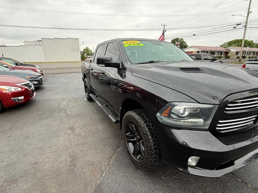 RAM 1500 Sport Crew Cab SWB 4WD 2016