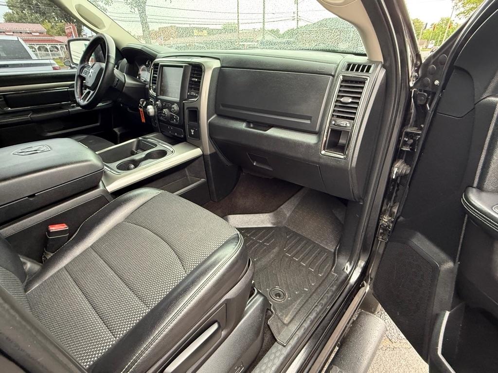 RAM 1500 Sport Crew Cab SWB 4WD 2016