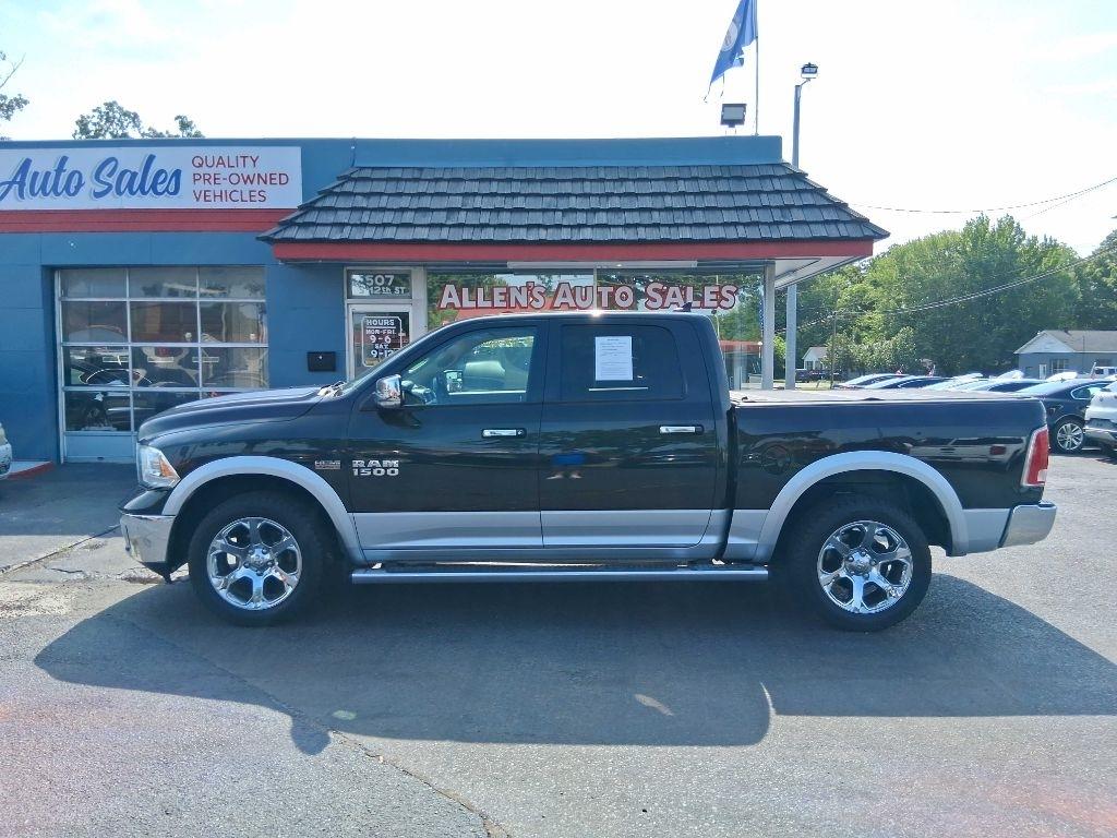 2017 RAM 1500 Laramie Crew Cab SWB 4WD